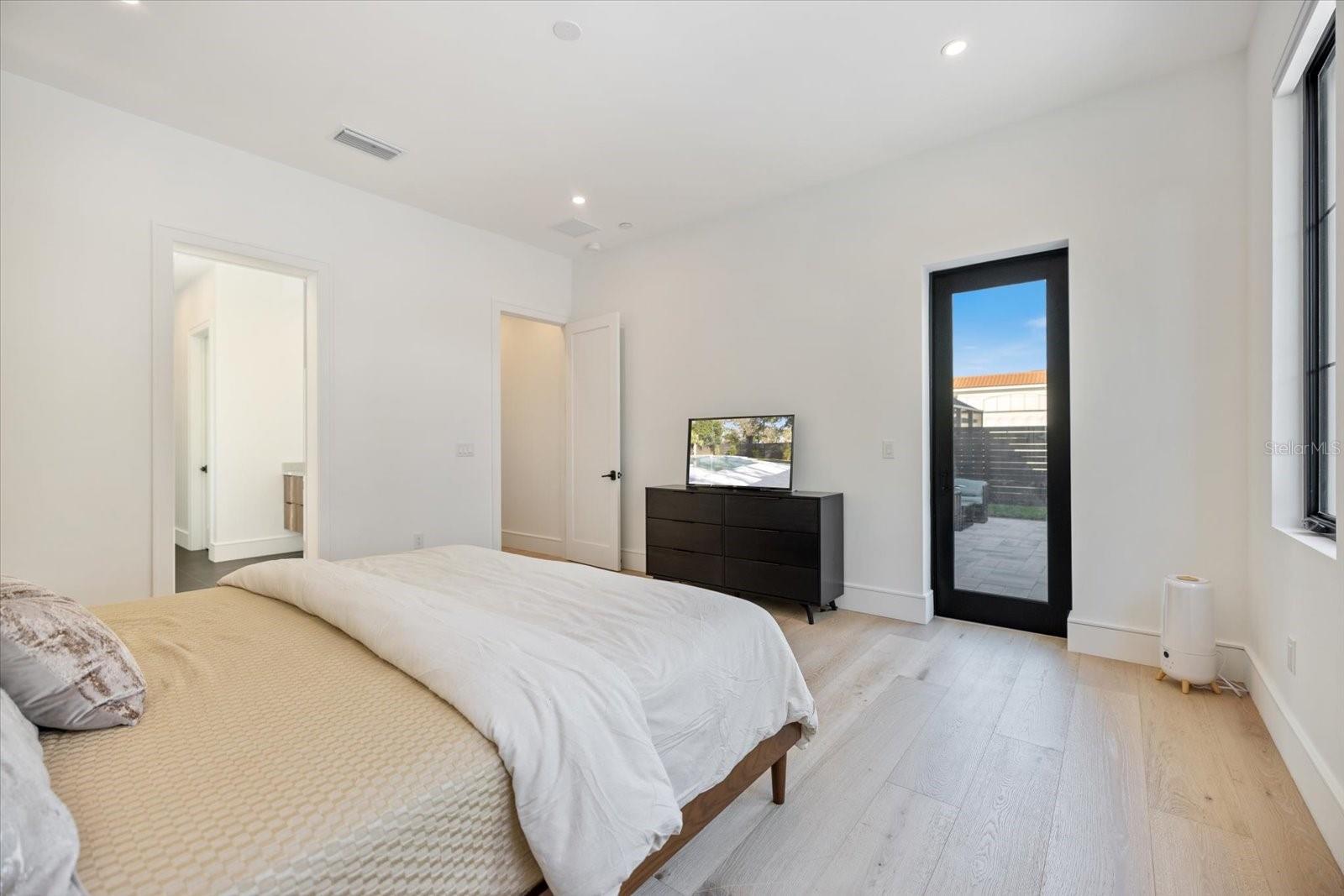 2045 GOLDENROD ST — photo 18