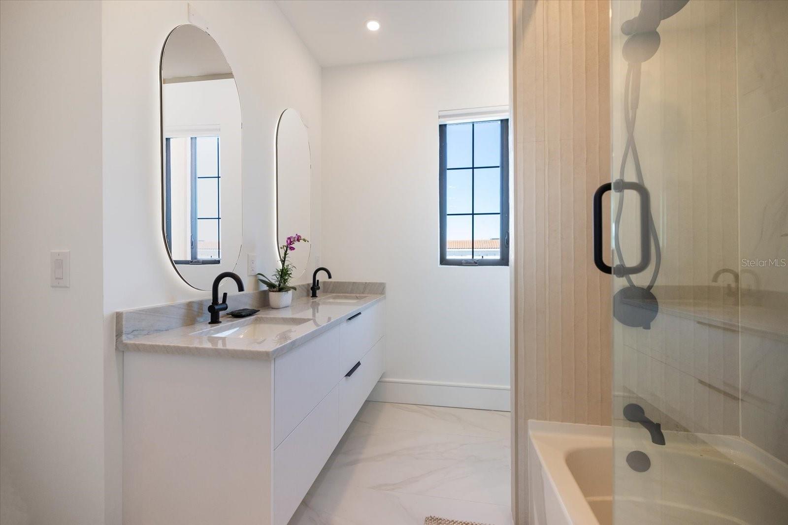 2045 GOLDENROD ST — photo 32