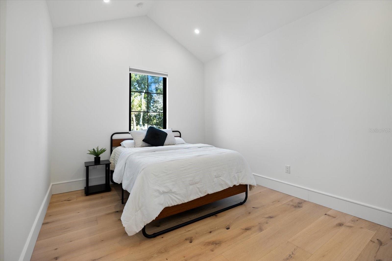 2045 GOLDENROD ST — photo 26