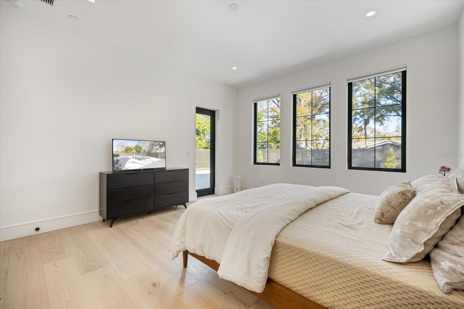 2045 GOLDENROD ST — photo 17