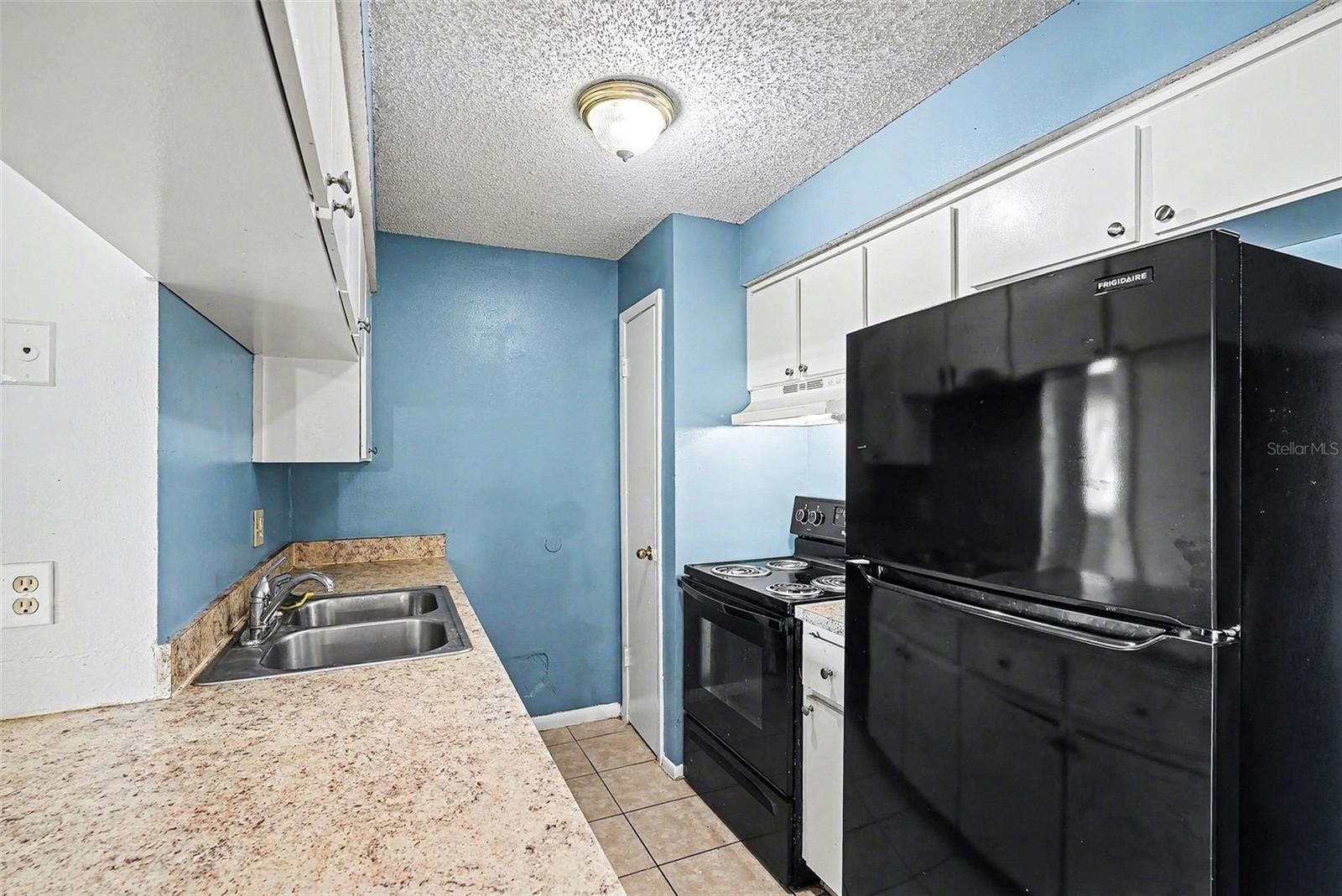 550 GOLDEN RAINTREE PL #550 — photo 12