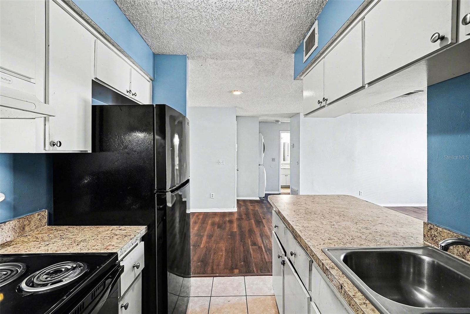 550 GOLDEN RAINTREE PL #550 — photo 14