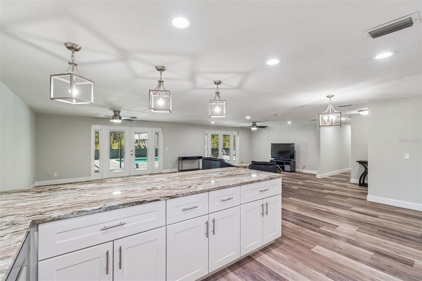 10909 CANDY LN — photo 14