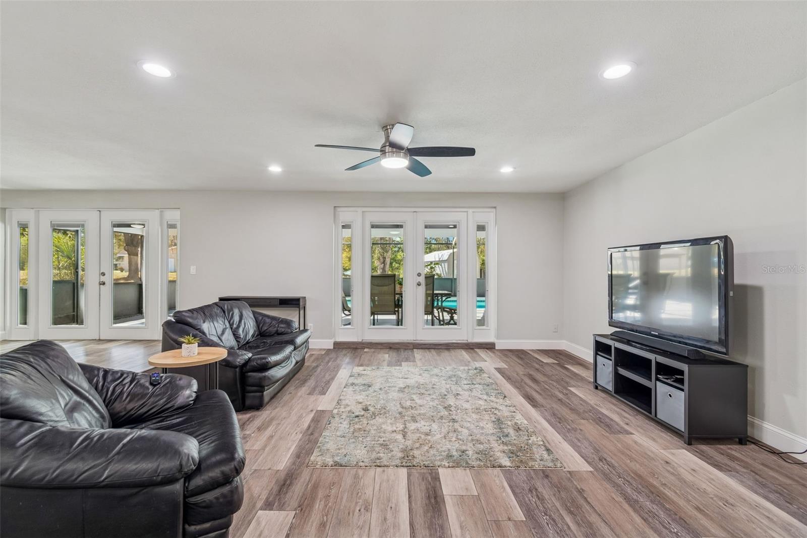 10909 CANDY LN — photo 6