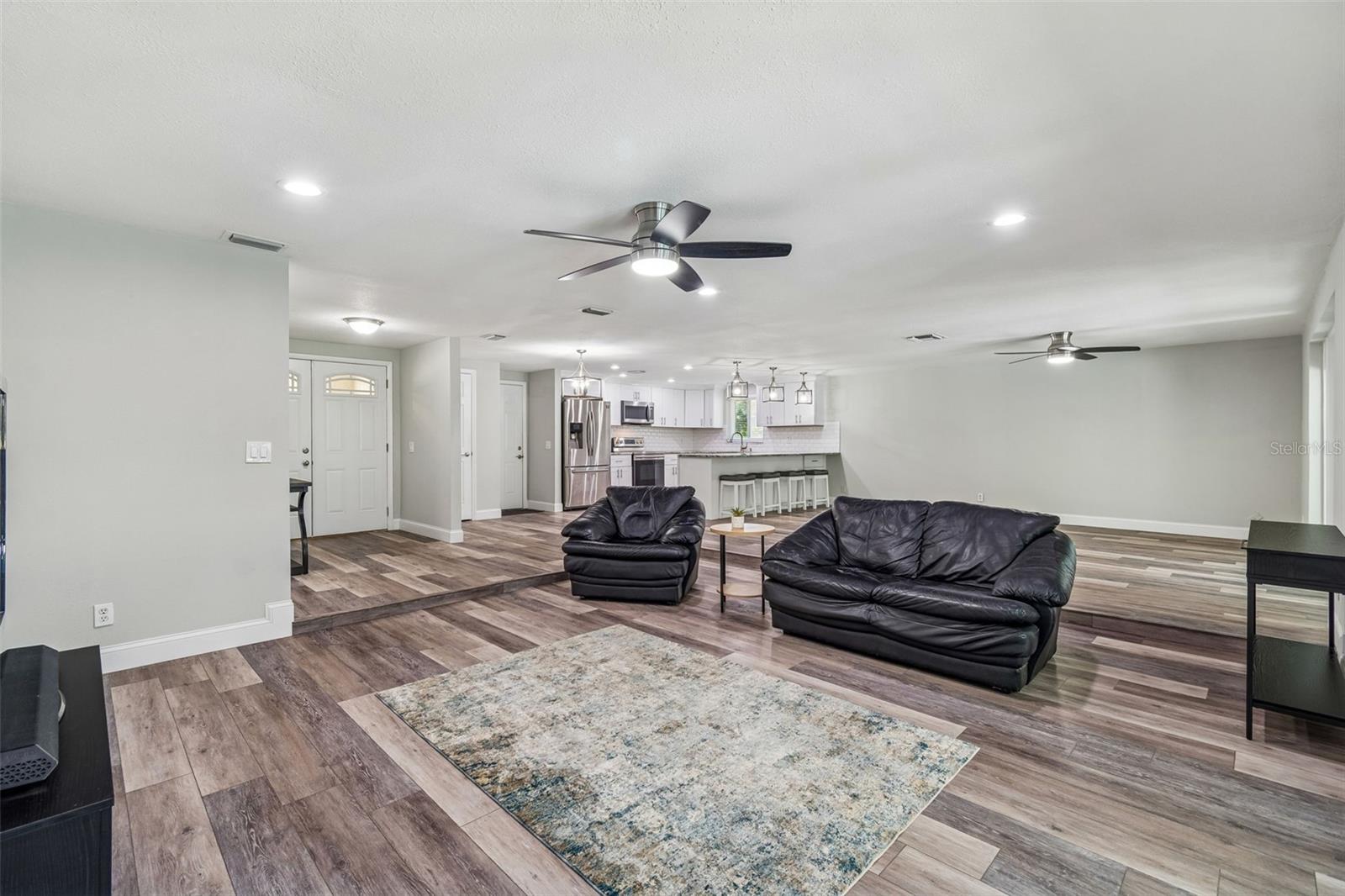 10909 CANDY LN — photo 7