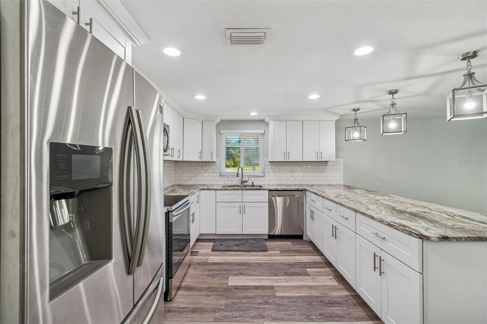 10909 CANDY LN — photo 12