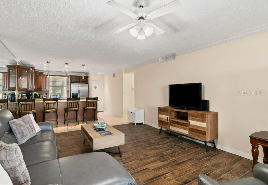 605 SUTTON PL #102 — photo 4