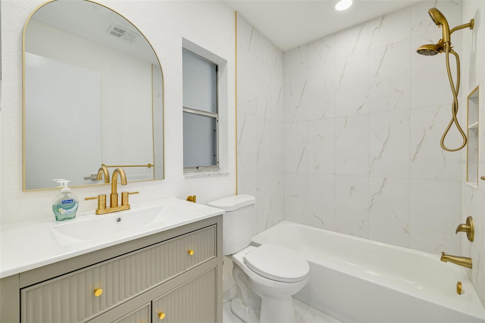 3569 OAK LAKE DR — photo 11