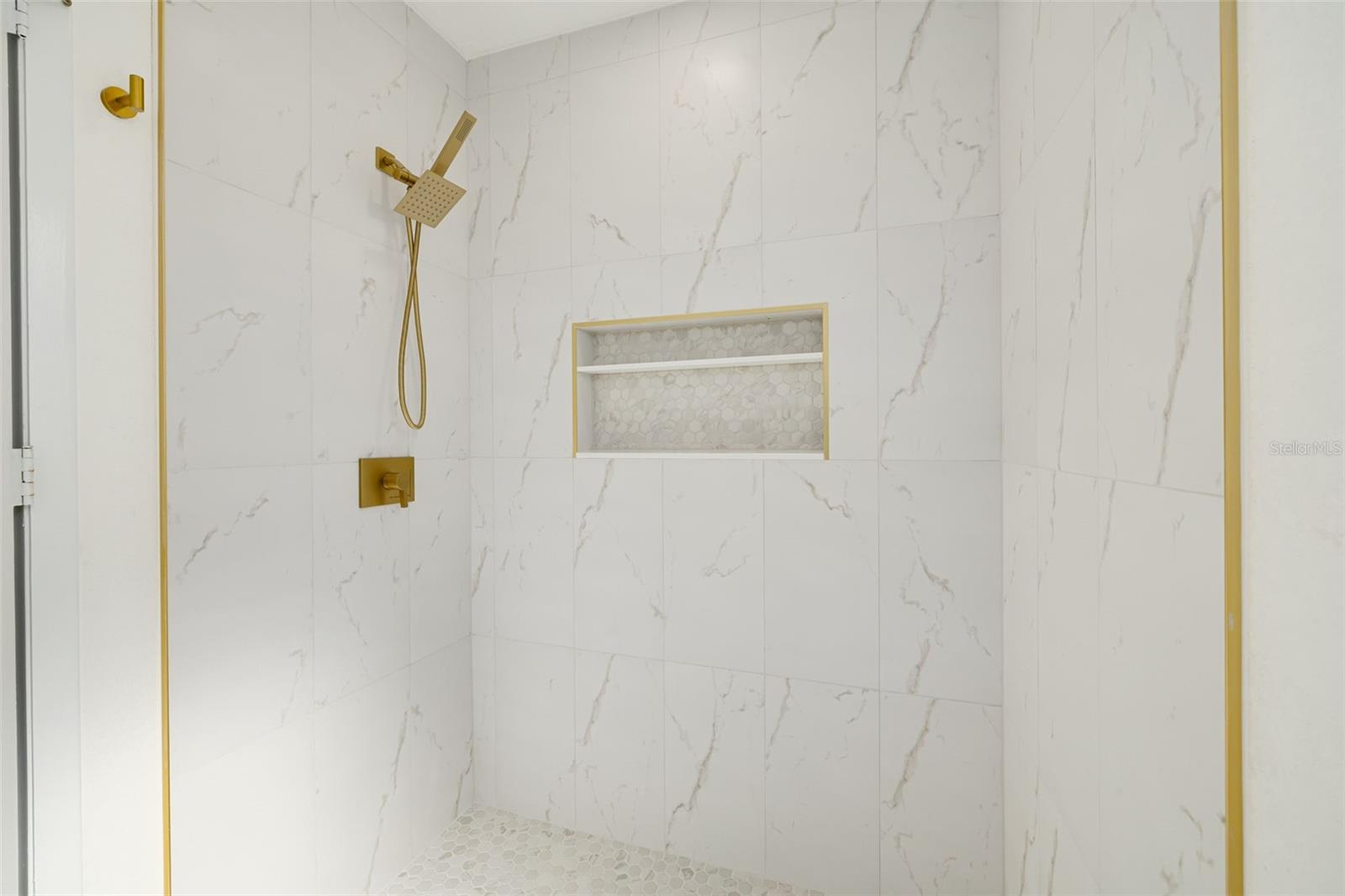 3569 OAK LAKE DR — photo 9
