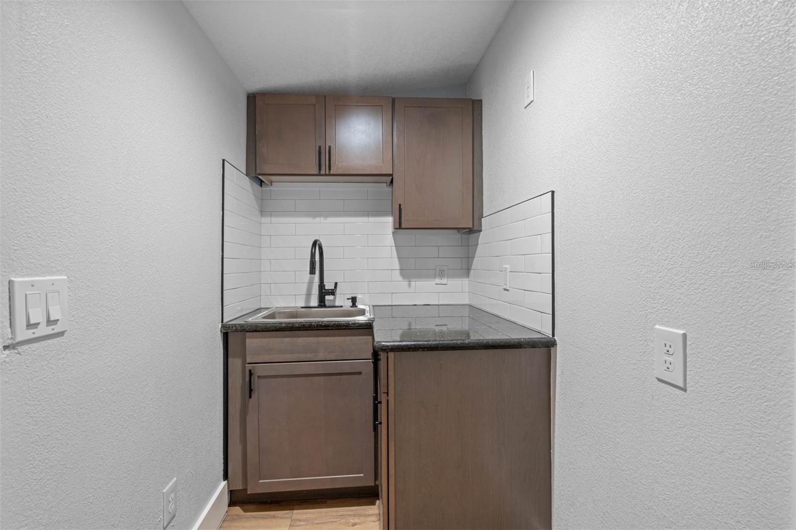 11115 STAFFORD LN — photo 33