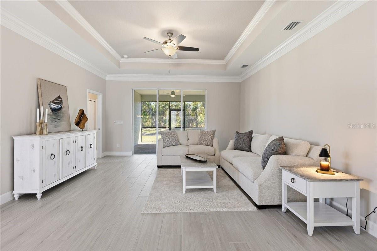 725 REDBUD CT — photo 16