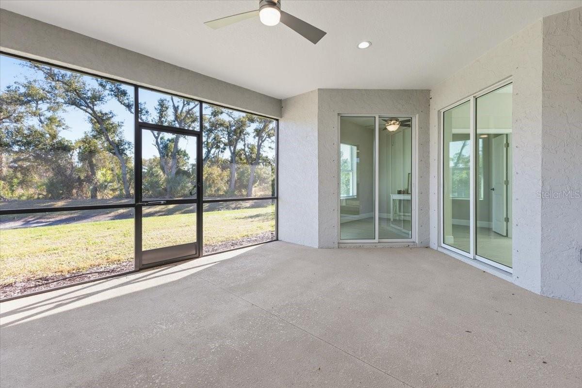 725 REDBUD CT — photo 33