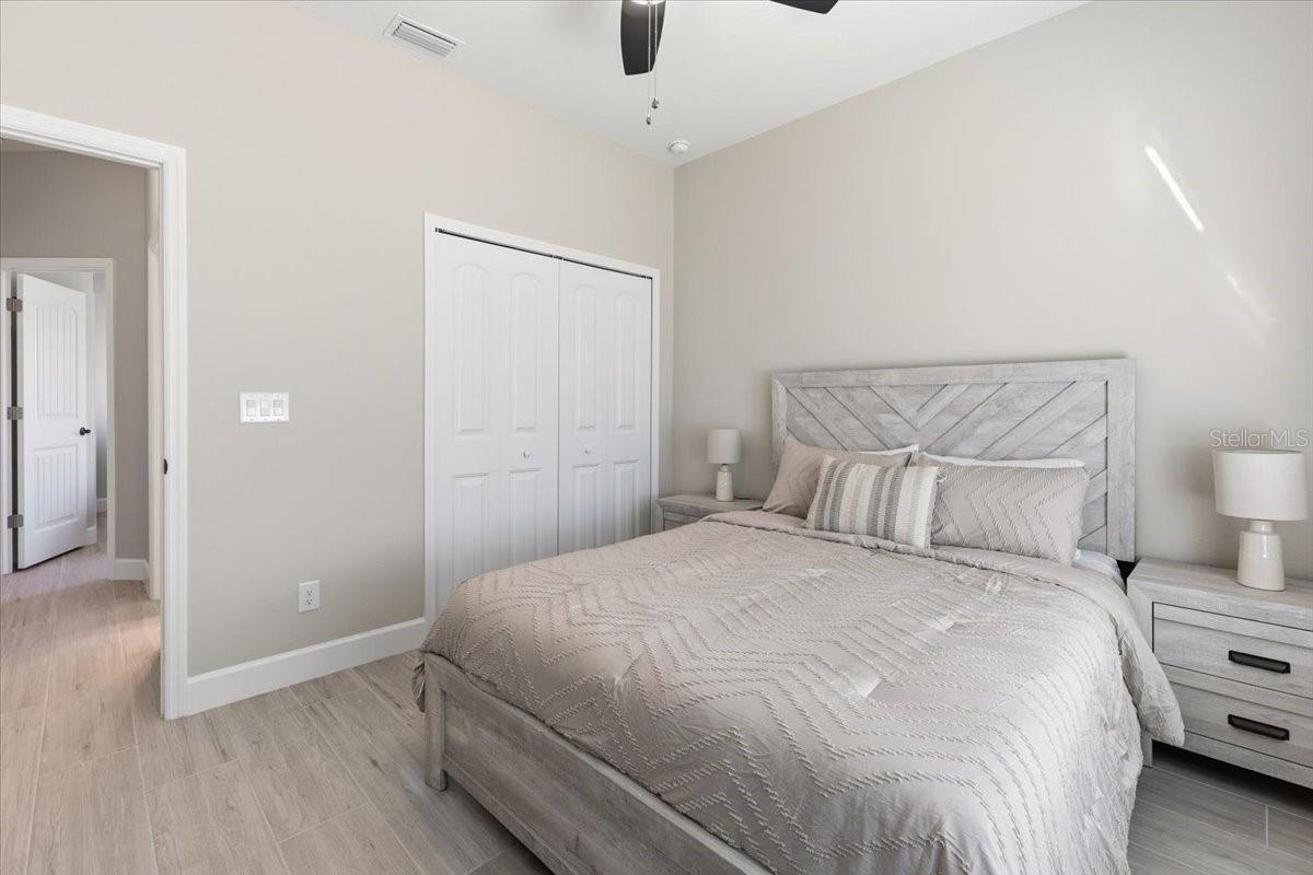 725 REDBUD CT — photo 31
