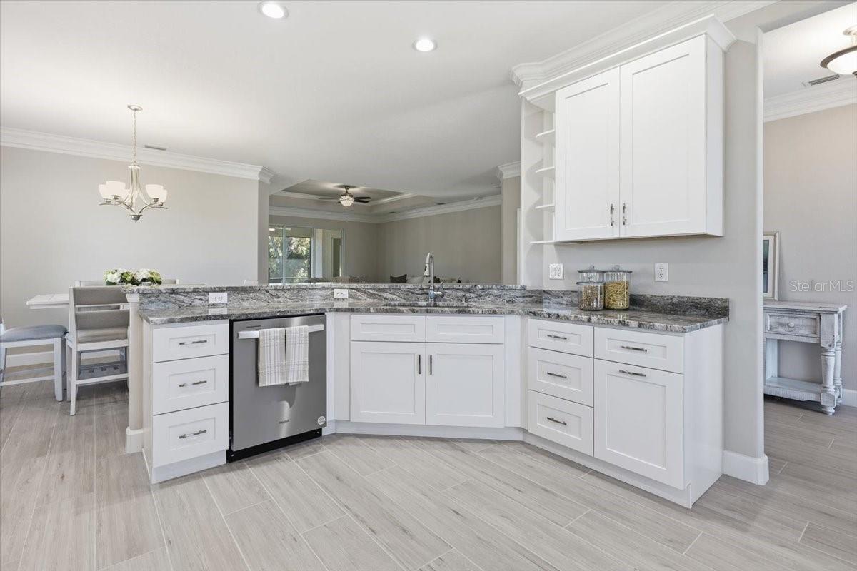 725 REDBUD CT — photo 11