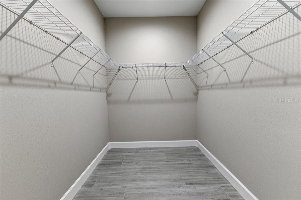 725 REDBUD CT — photo 23