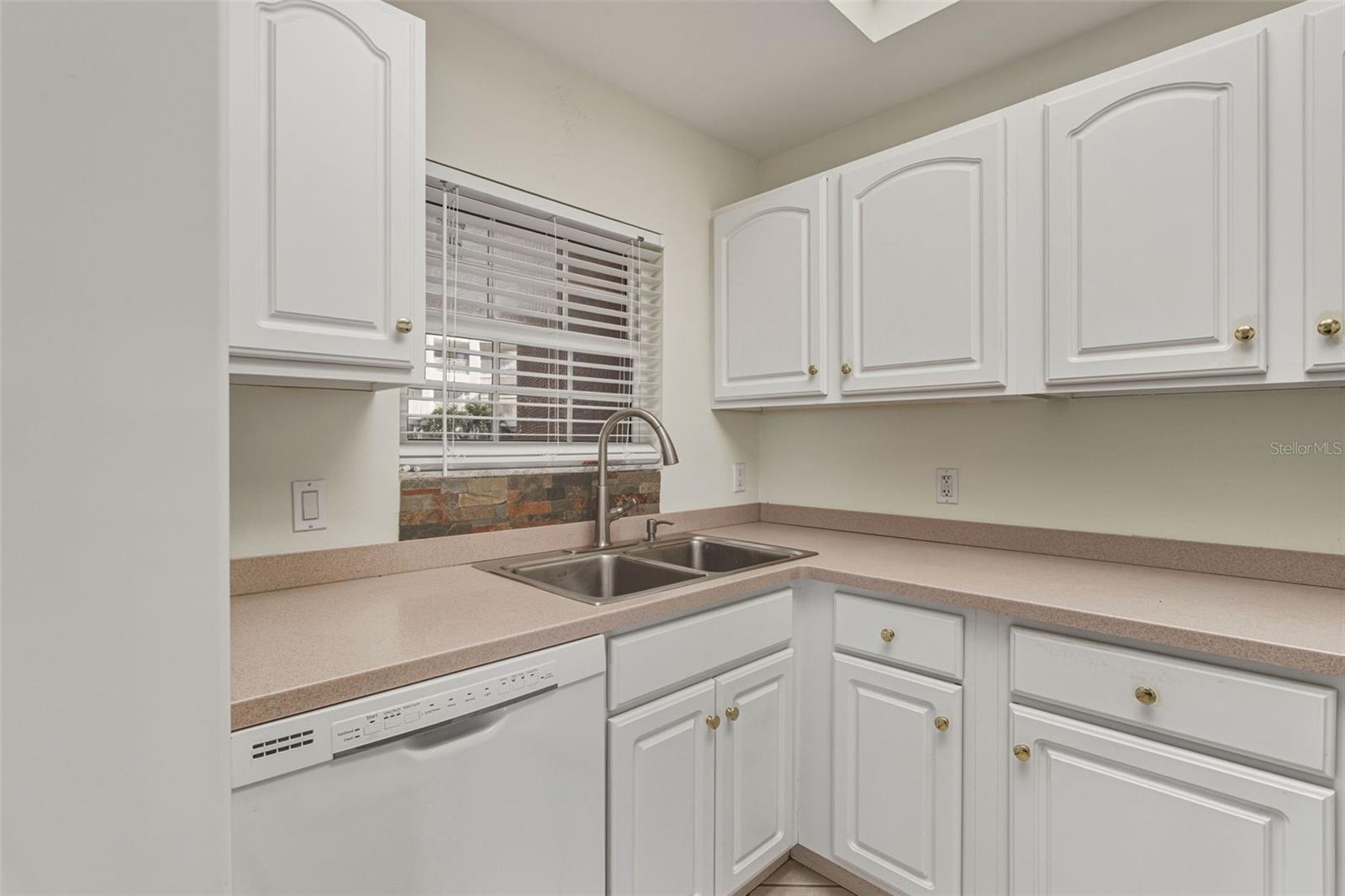 3730 CADBURY CIR #528 — photo 10
