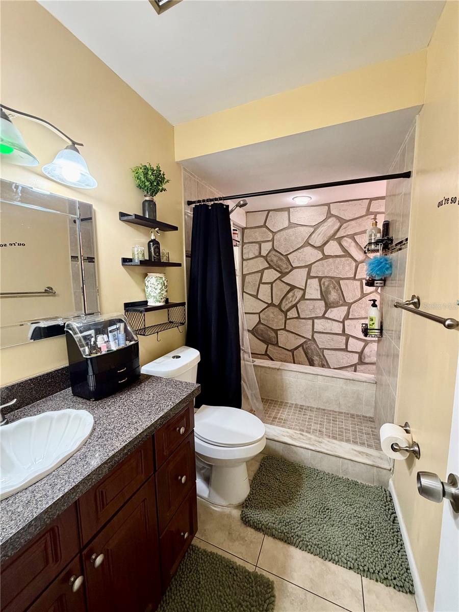 8026 JACKSON SPRINGS RD — photo 17
