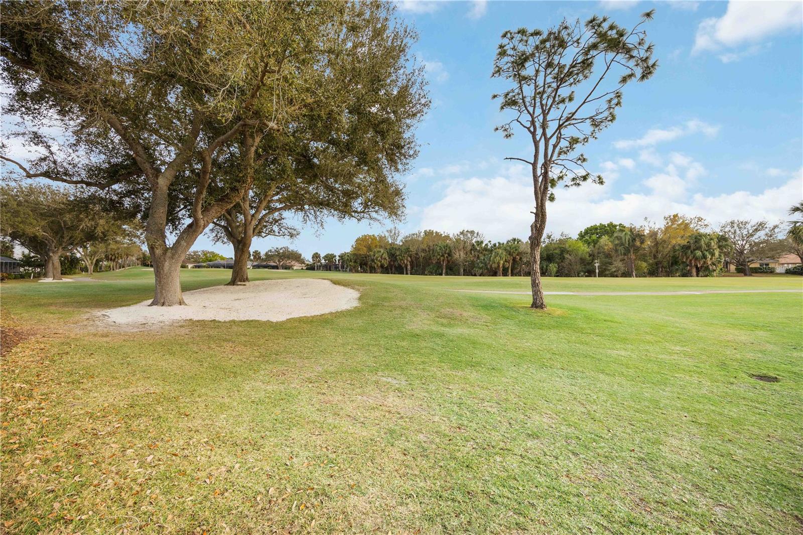 547 FALLBROOK DR — photo 38