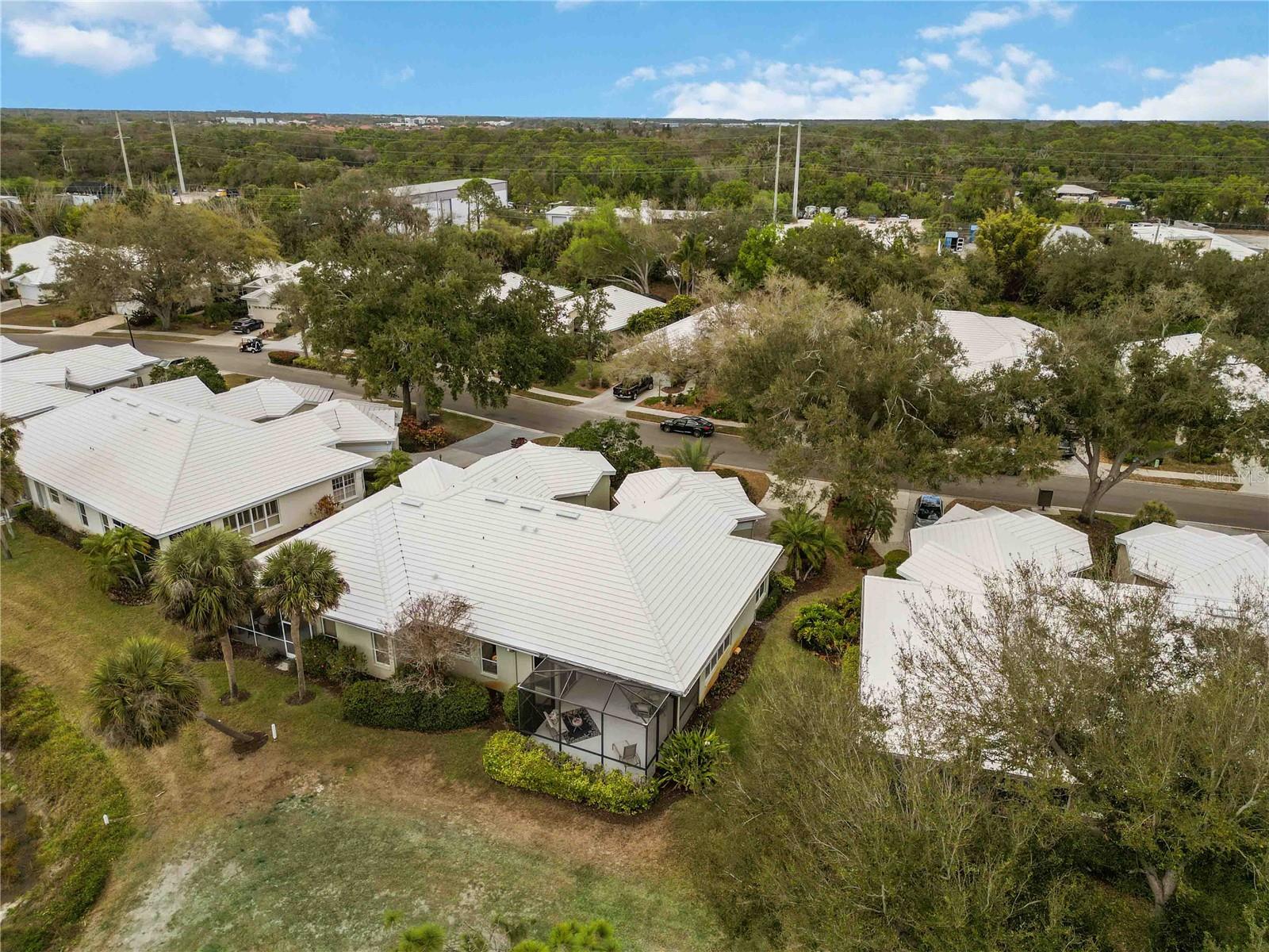 547 FALLBROOK DR — photo 49