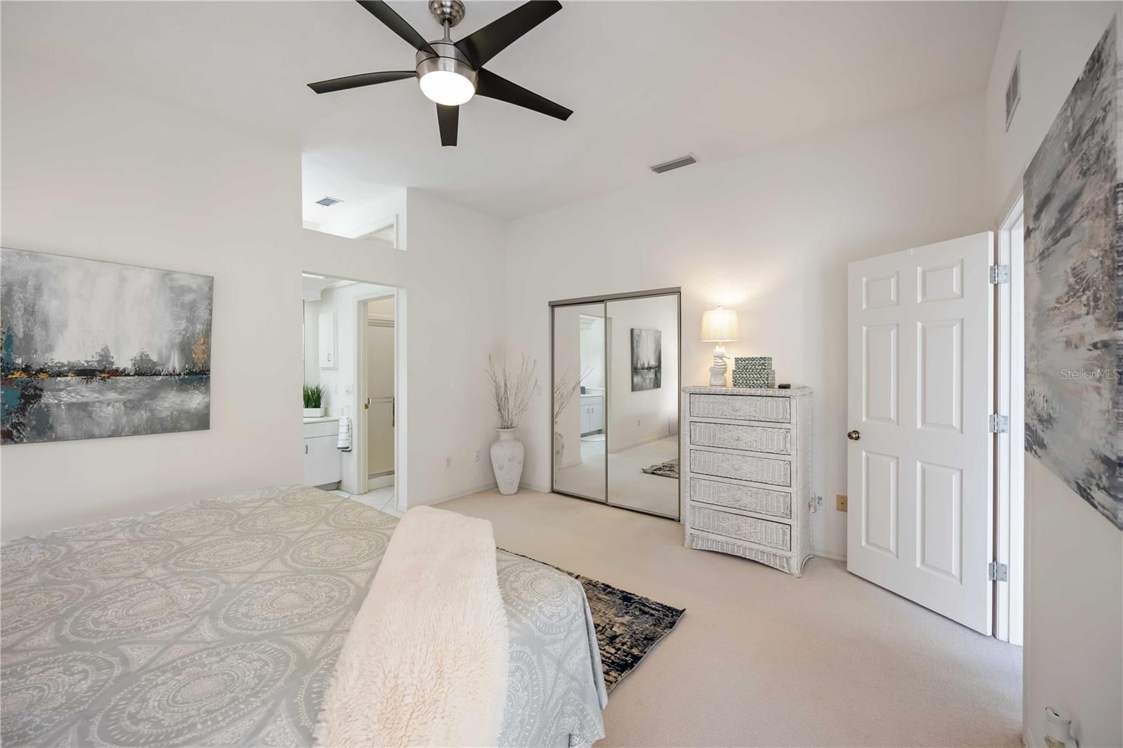 547 FALLBROOK DR — photo 28