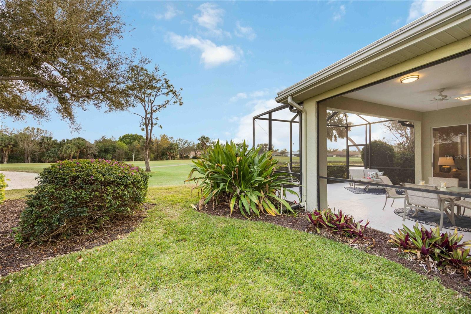 547 FALLBROOK DR — photo 35