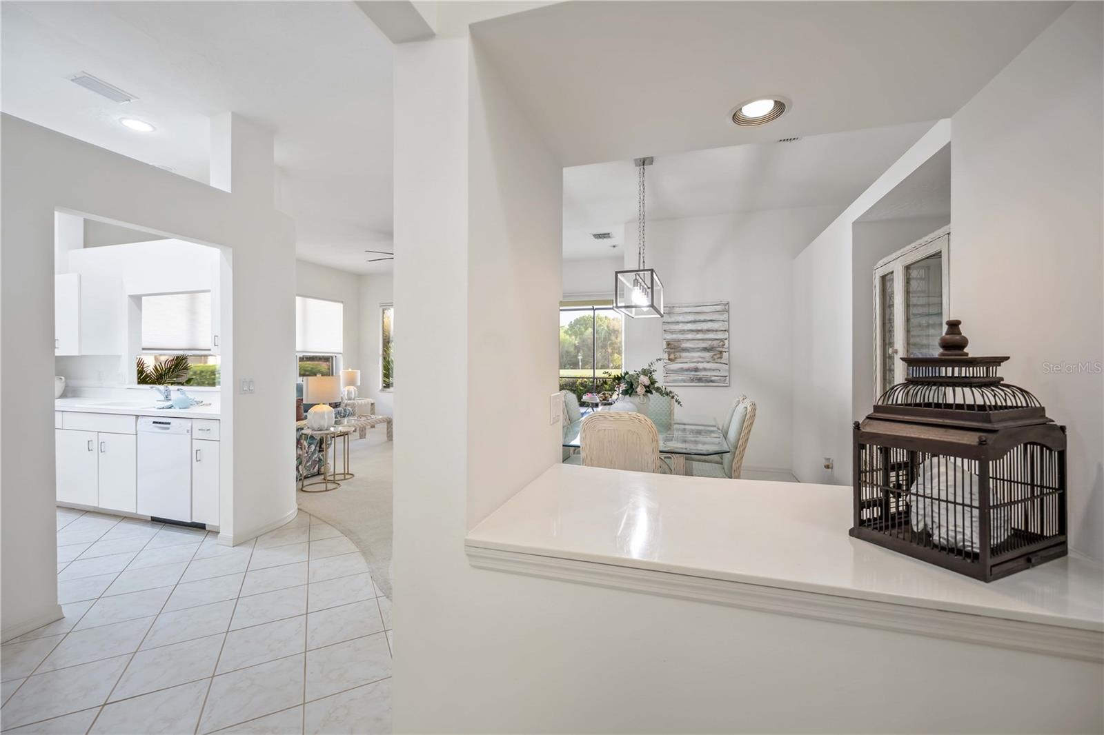 547 FALLBROOK DR — photo 24