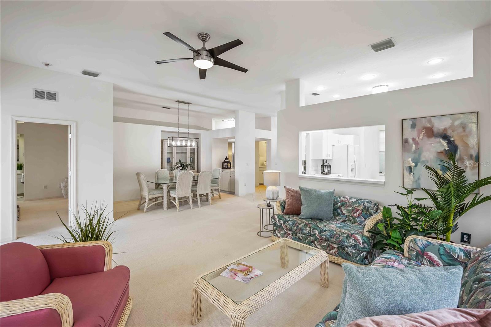 547 FALLBROOK DR — photo 22