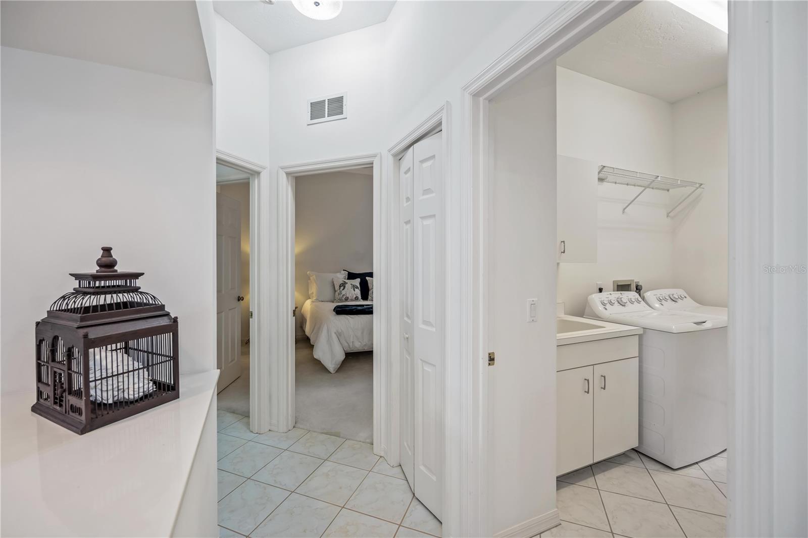 547 FALLBROOK DR — photo 25