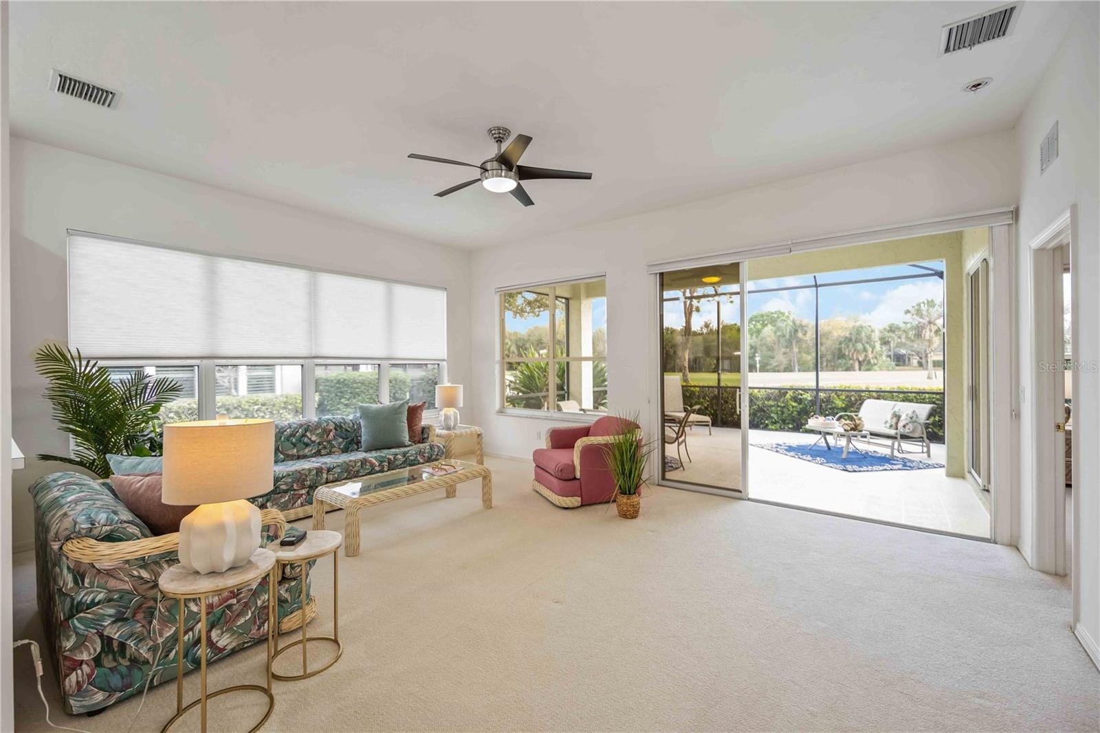 547 FALLBROOK DR — photo 21