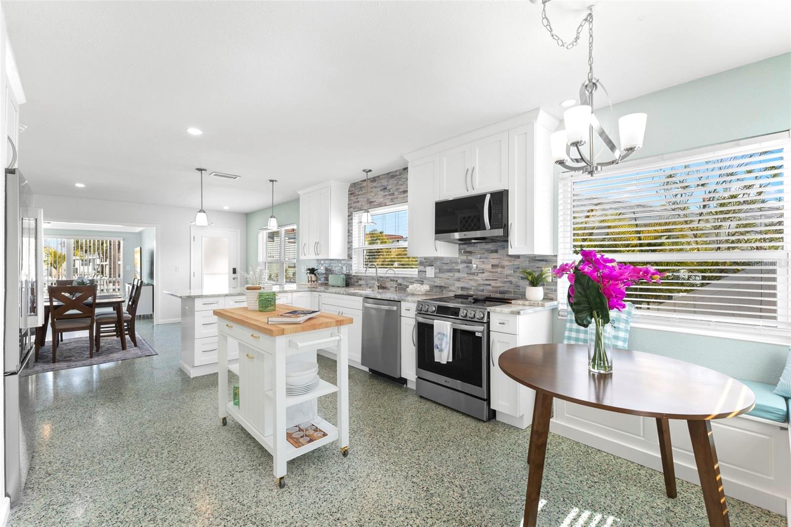 108 11TH AVE — photo 11