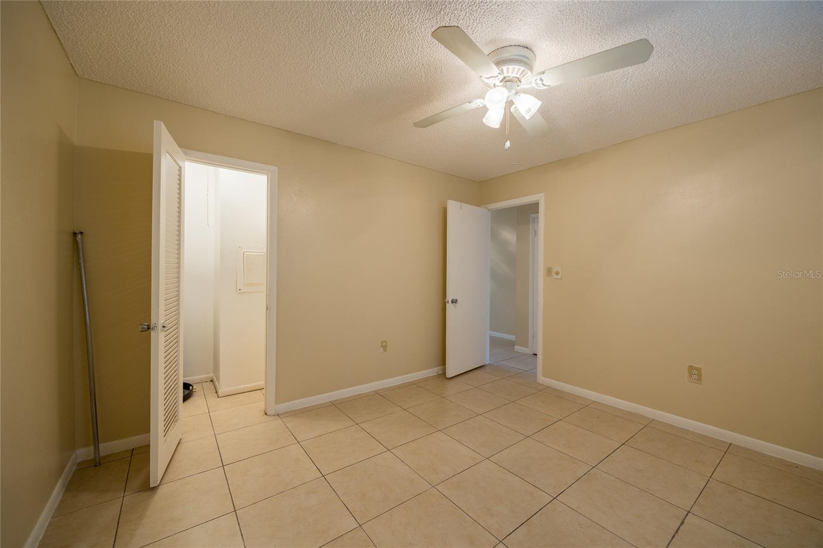400 S METEOR AVE — photo 31