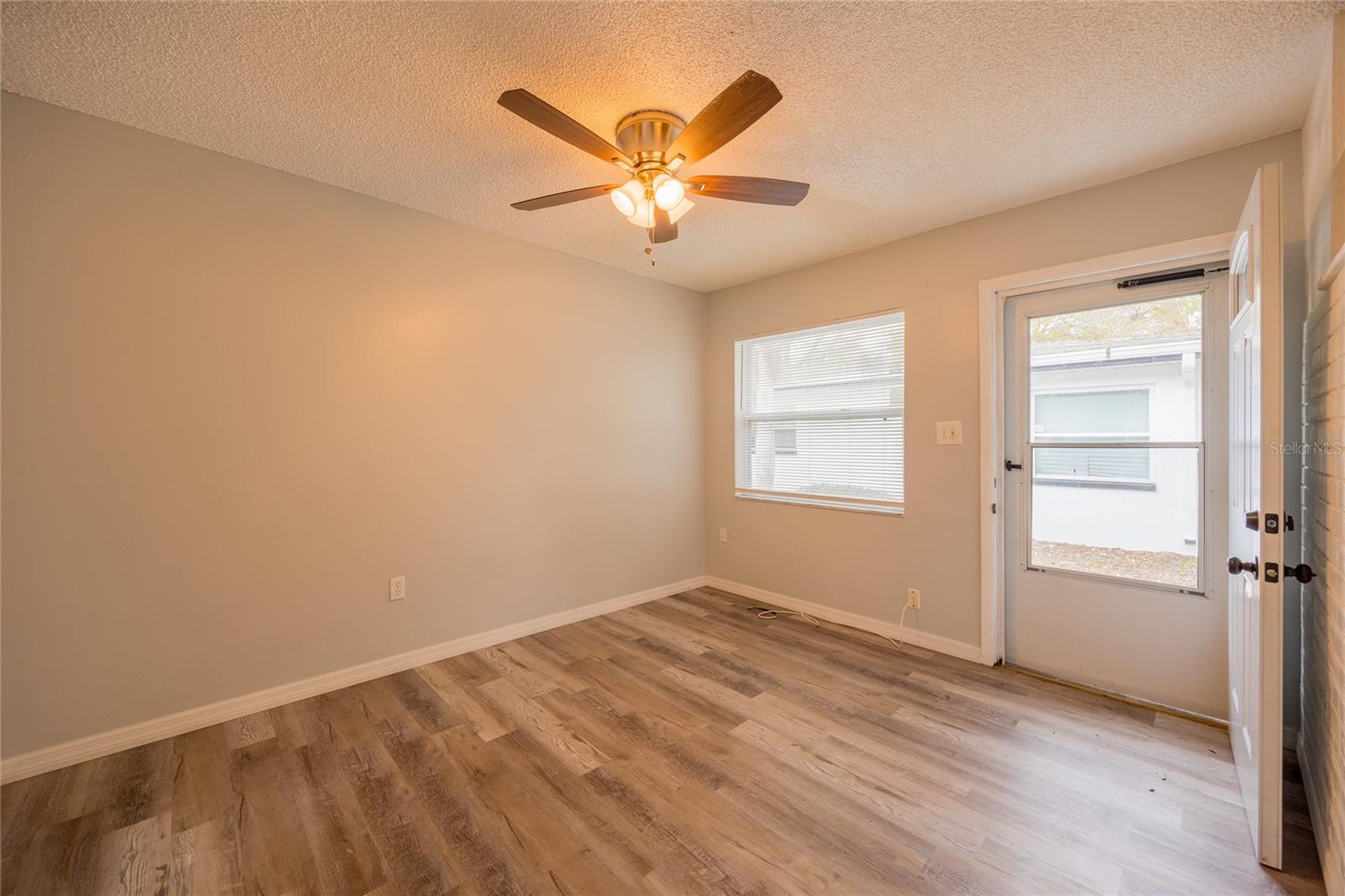 400 S METEOR AVE — photo 22