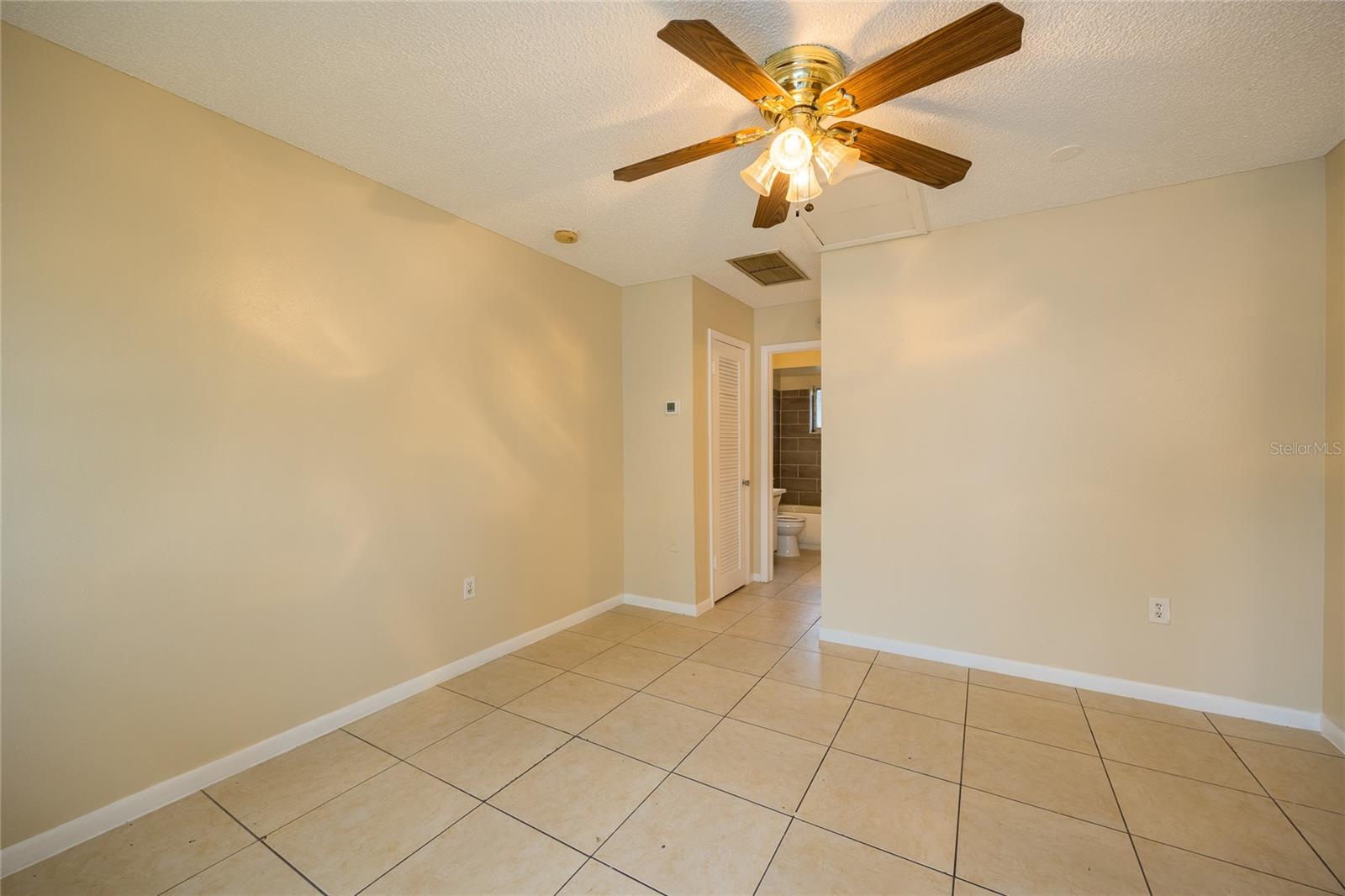 400 S METEOR AVE — photo 26