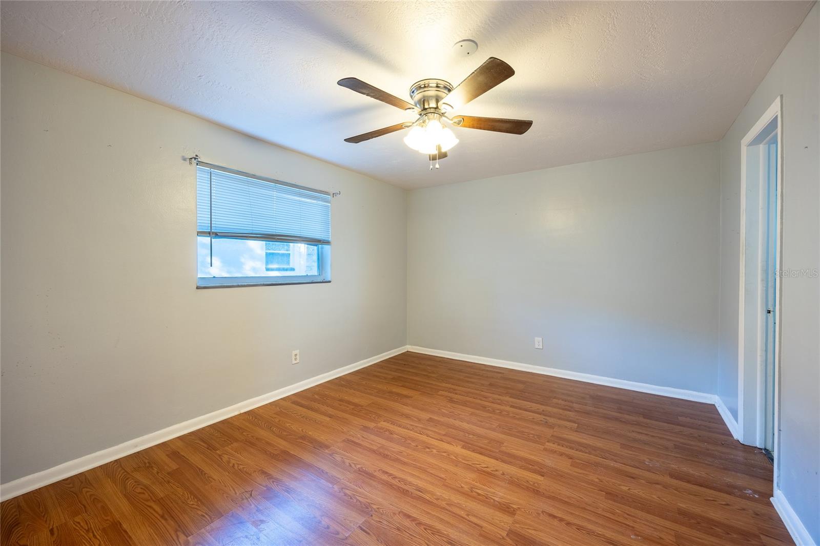 400 S METEOR AVE — photo 5