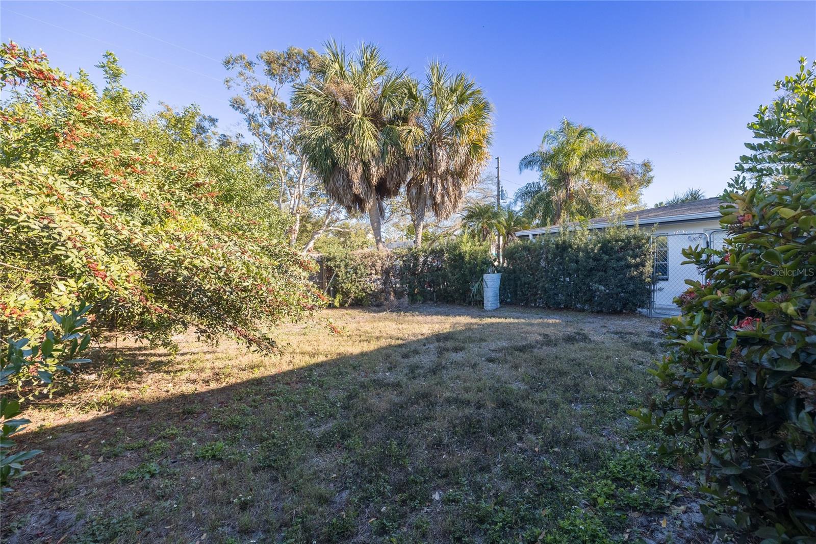 400 S METEOR AVE — photo 12