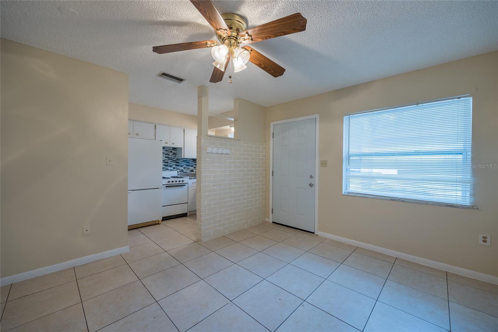 400 S METEOR AVE — photo 27