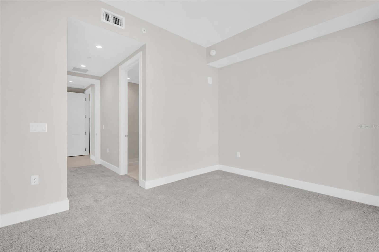 275 1ST AVE S #2001 — photo 39