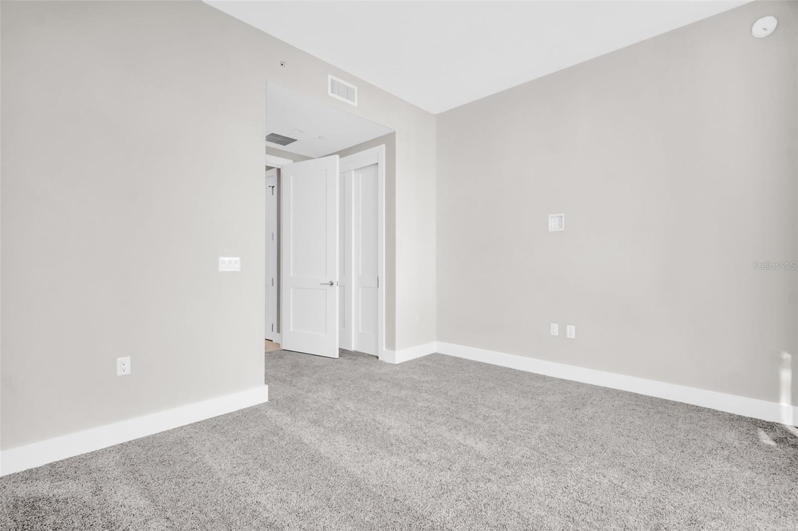 275 1ST AVE S #2001 — photo 44