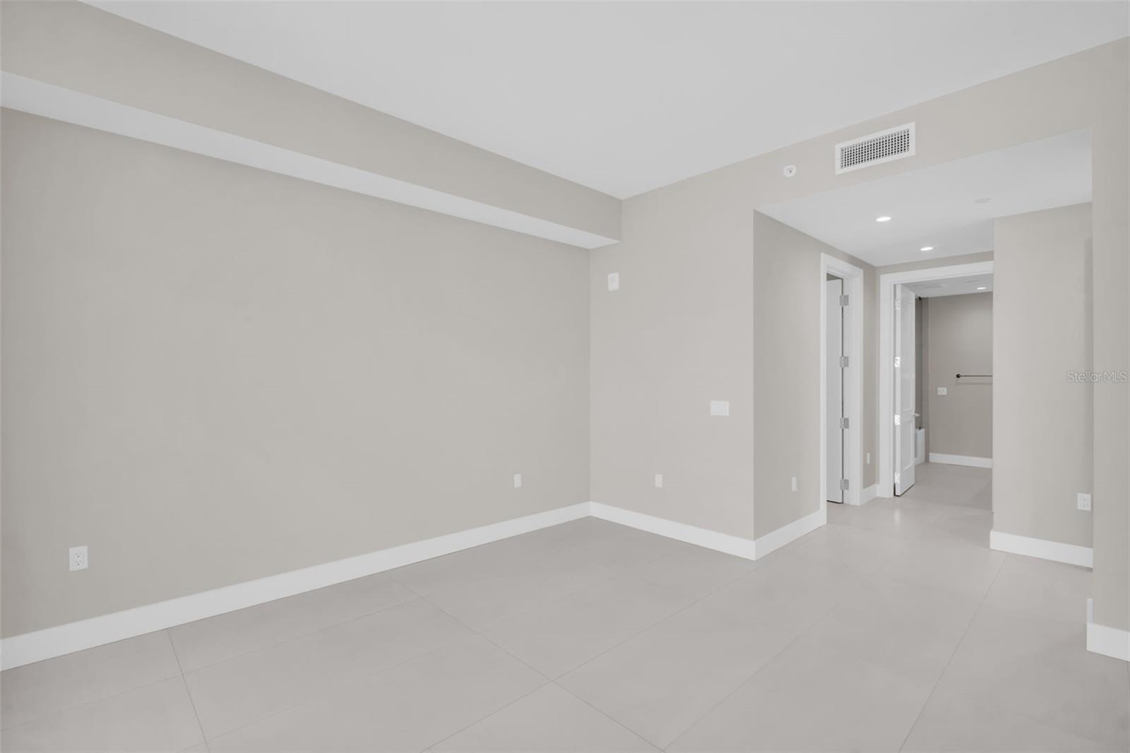 275 1ST AVE S #2001 — photo 26