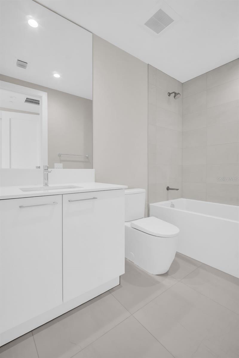 275 1ST AVE S #2001 — photo 47