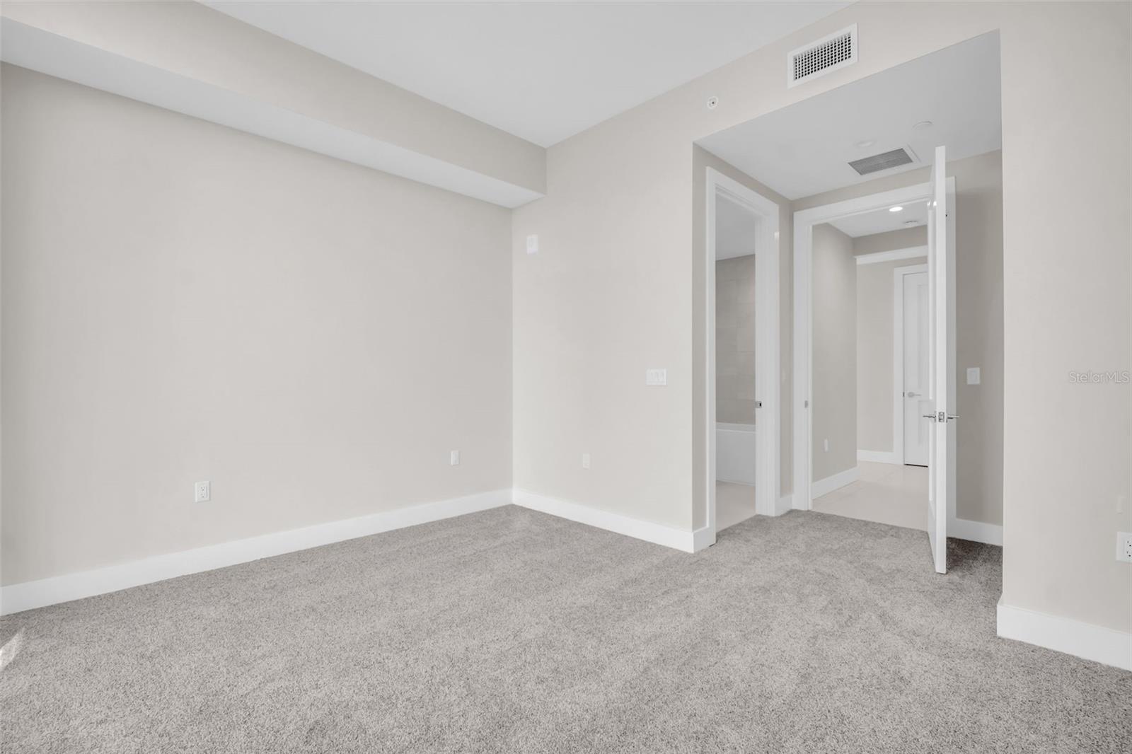 275 1ST AVE S #2001 — photo 45