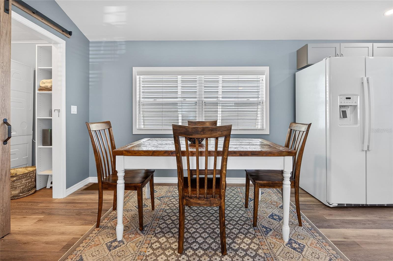 204 CROWN POINT DR — photo 18