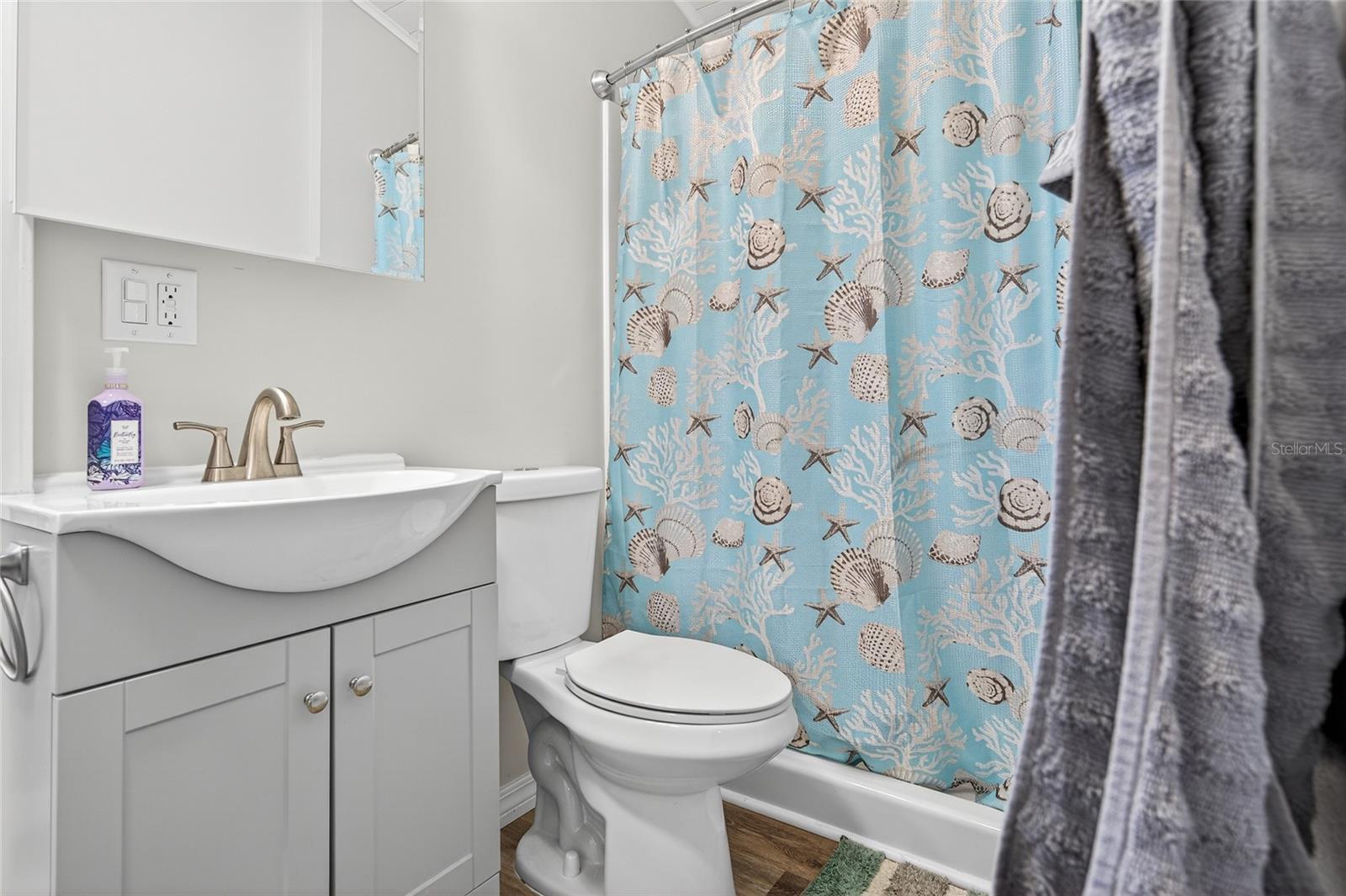 204 CROWN POINT DR — photo 30