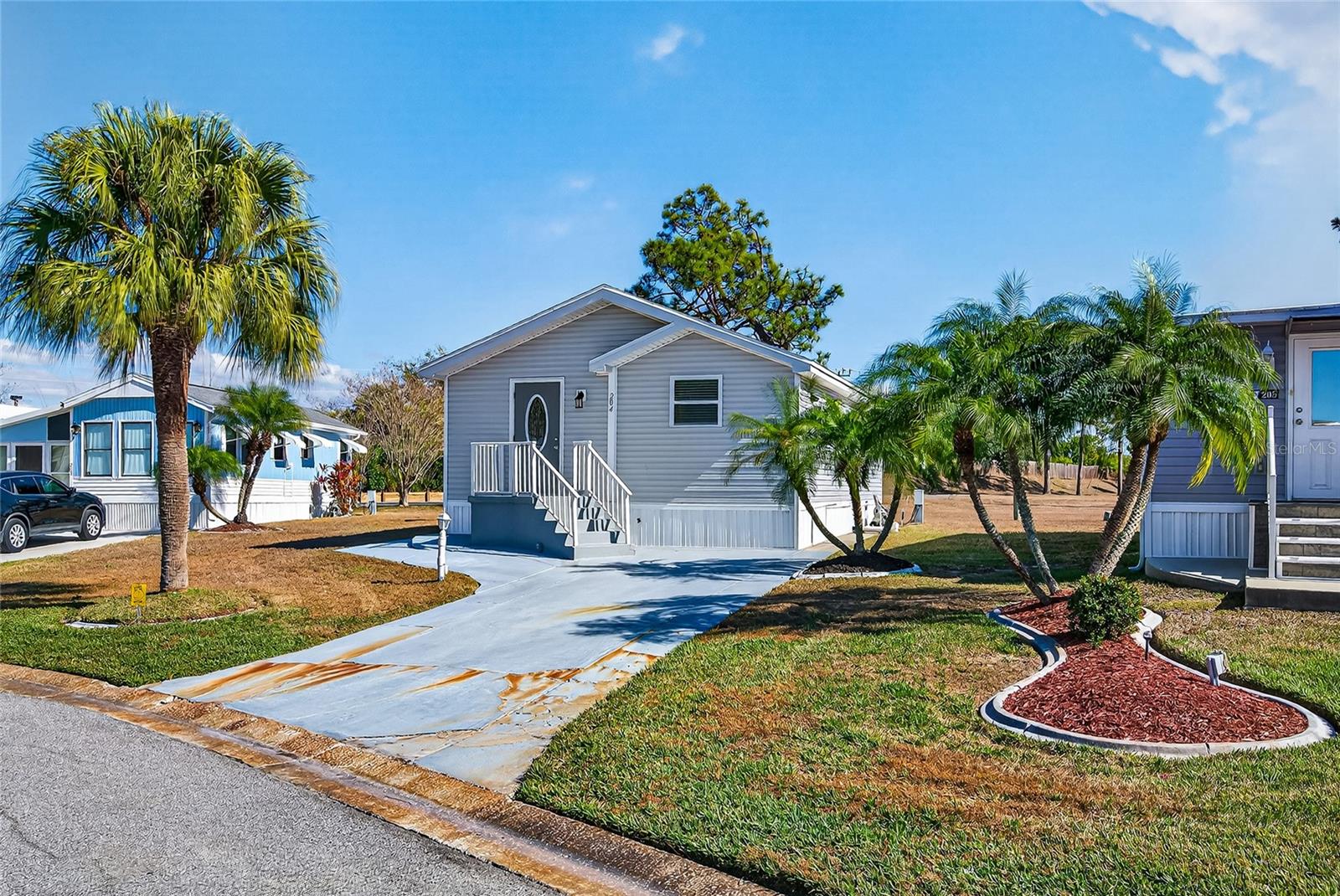 204 CROWN POINT DR — photo 11