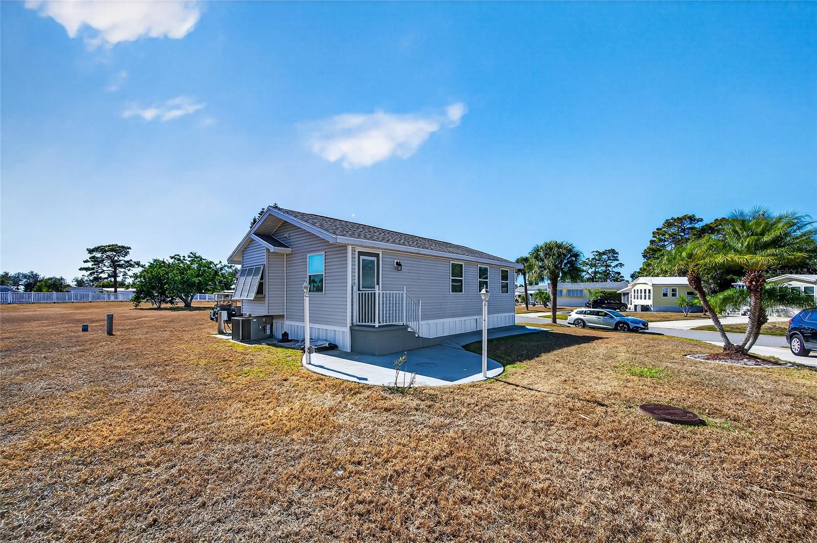 204 CROWN POINT DR — photo 40