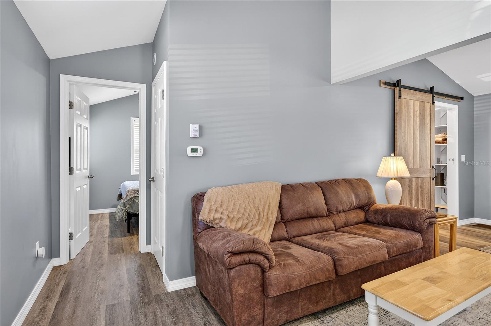 204 CROWN POINT DR — photo 20