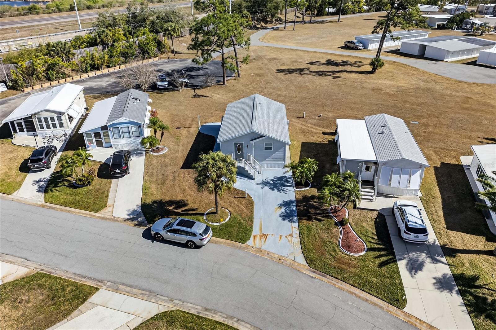 204 CROWN POINT DR — photo 44