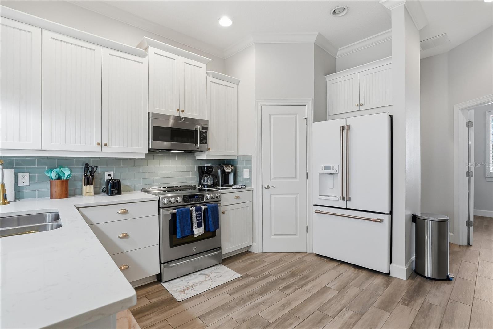 3162 MOORINGS DR — photo 16