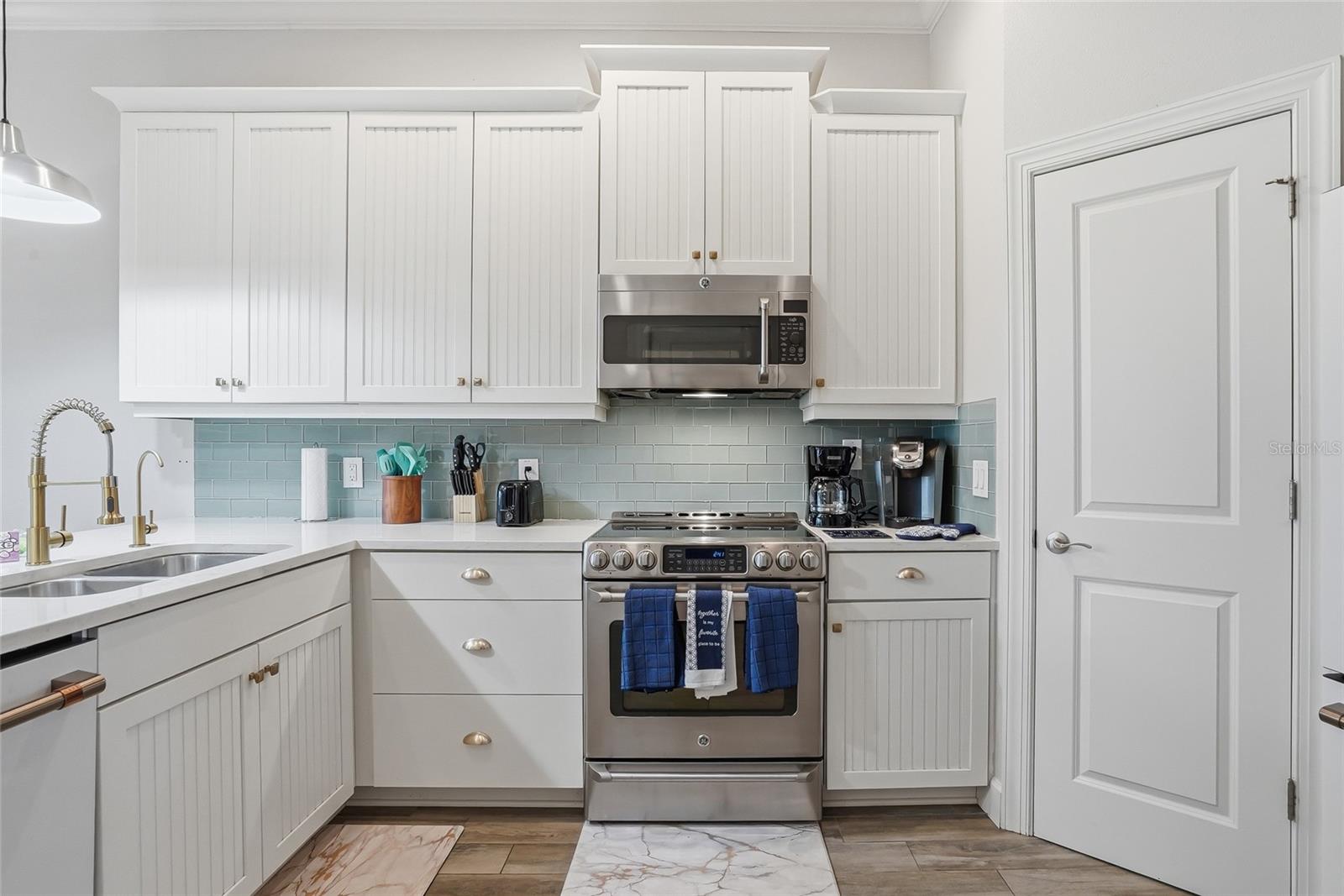 3162 MOORINGS DR — photo 17