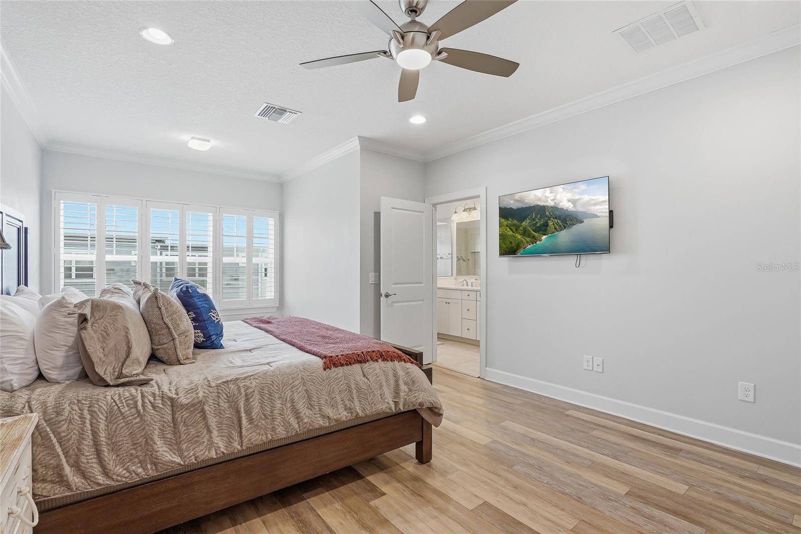3162 MOORINGS DR — photo 29